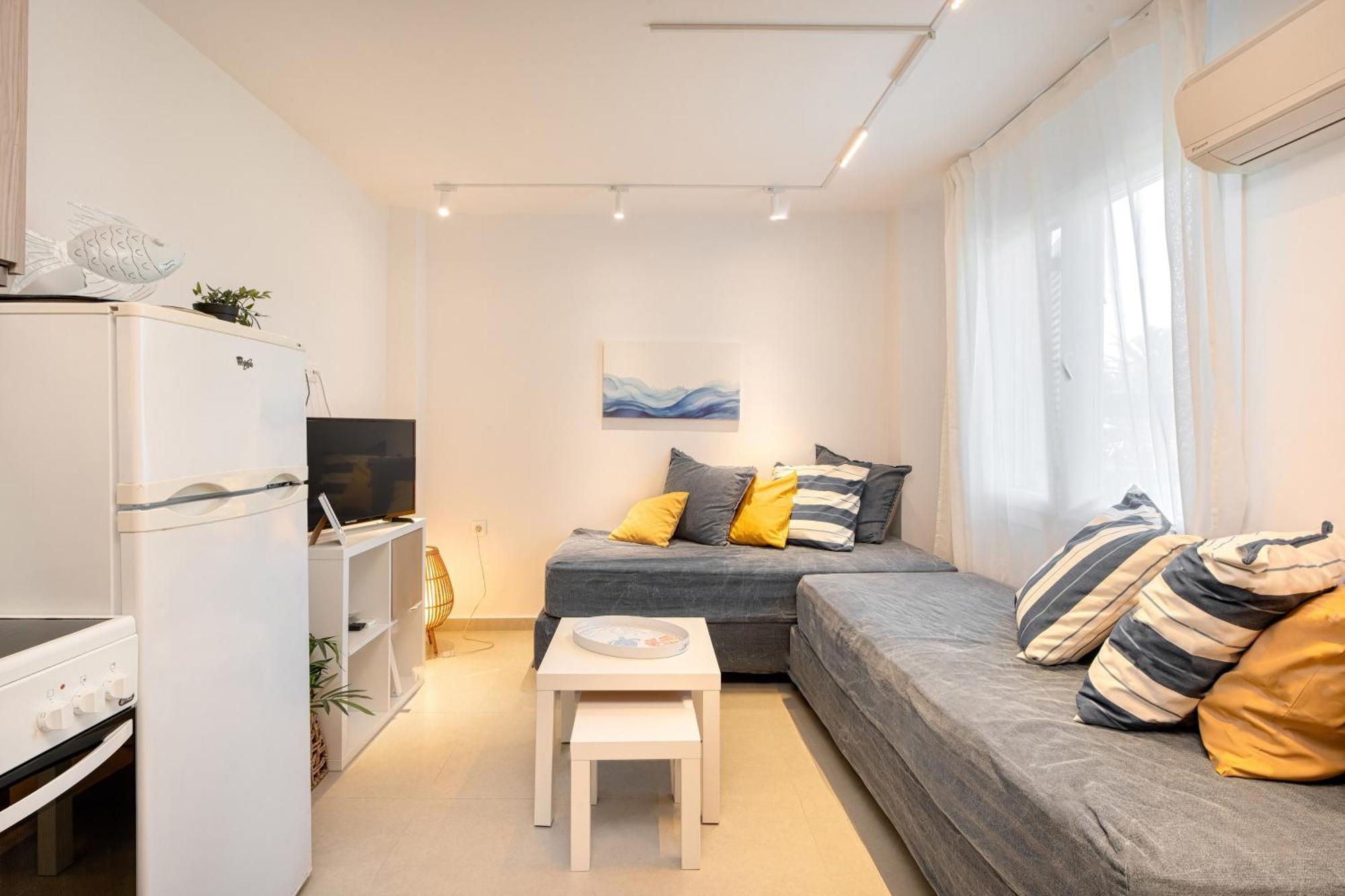 Blue & White Velvet 20M From The Beach Danilia 외부 사진